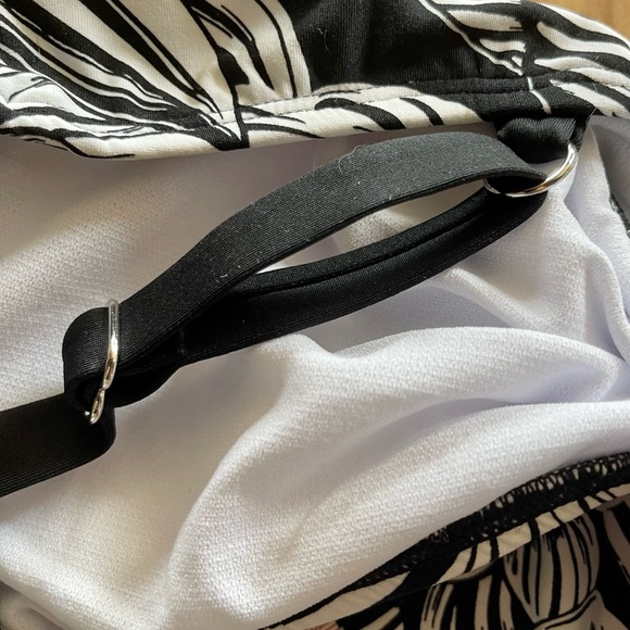 Beach House Adjustable Neckline Tankini Top, Size 10 - Picture 13 of 14